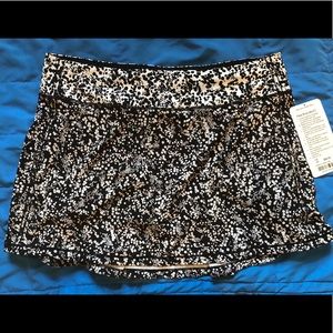 Lululemon Pace Rival Skirt 10 Tall
Chirasu